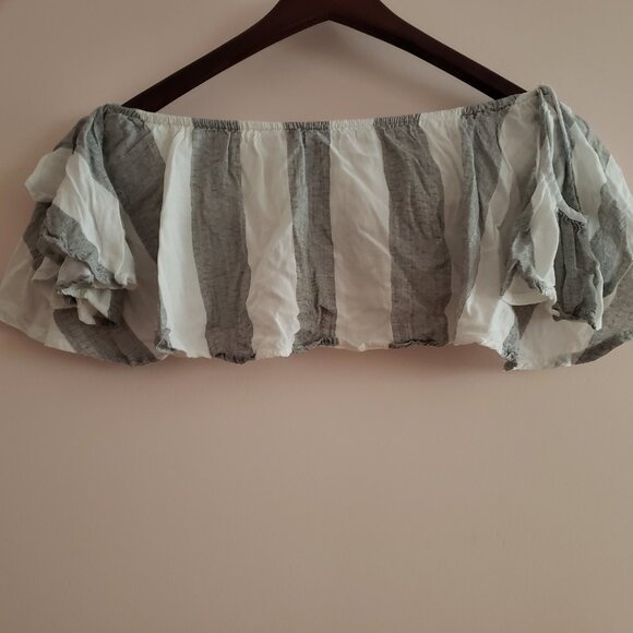 White & Gray Striped Off Shoulder Crop Top [Lulu’s] [Size M] - Picture 1 of 5